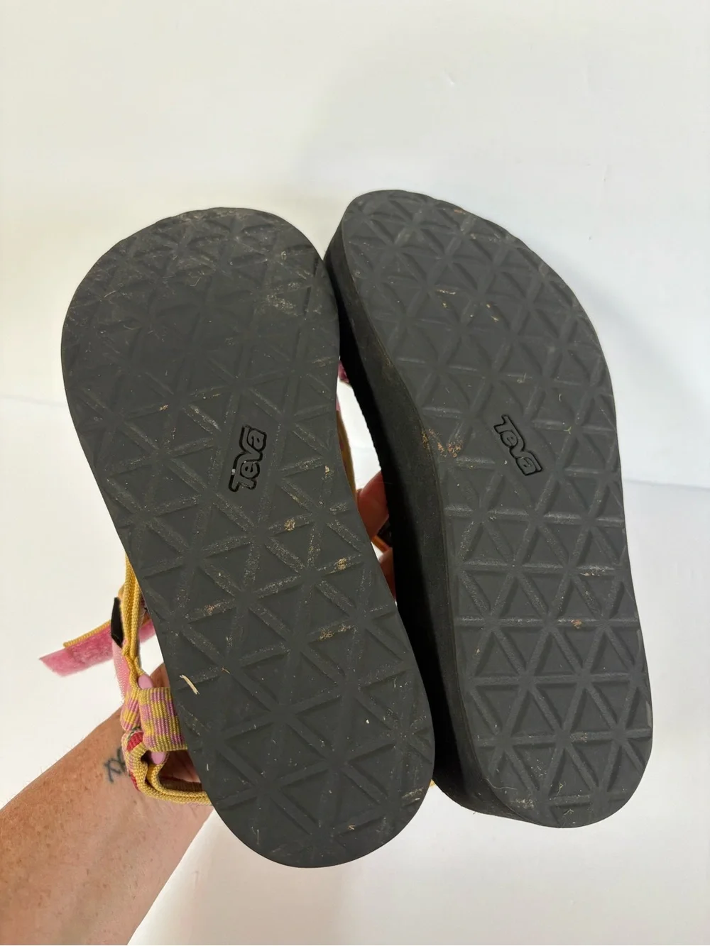 Teva Flatform Cherry Picnic Sandals Size 8